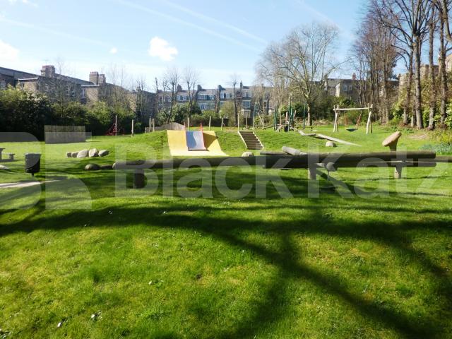 			NEW INSTRUCTION!, 1 Bedroom, 1 bath, 1 reception Flat			 Cathcart Hill, DARTMOUTH PARK